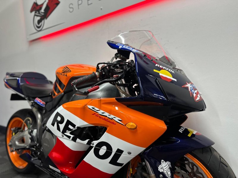 HONDA CBR1000RR Fireblade
