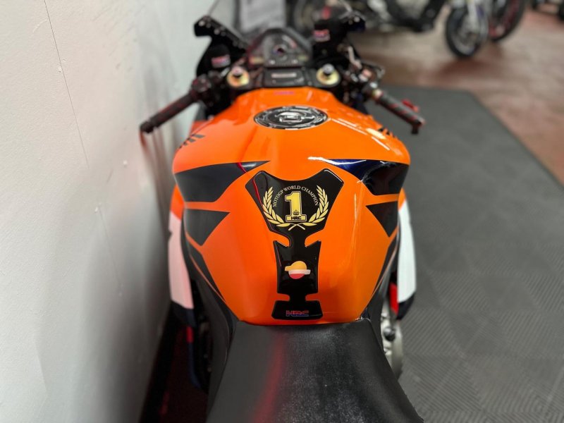 HONDA CBR1000RR Fireblade