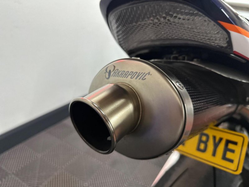 HONDA CBR1000RR Fireblade
