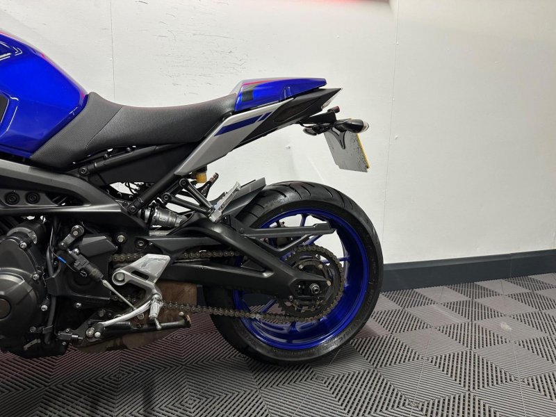 YAMAHA MT-09