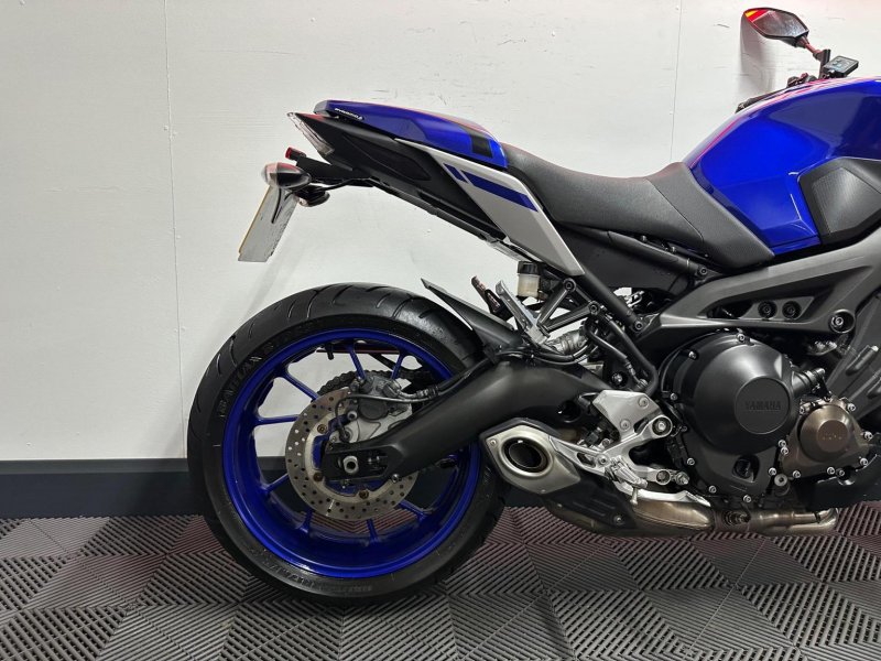 YAMAHA MT-09