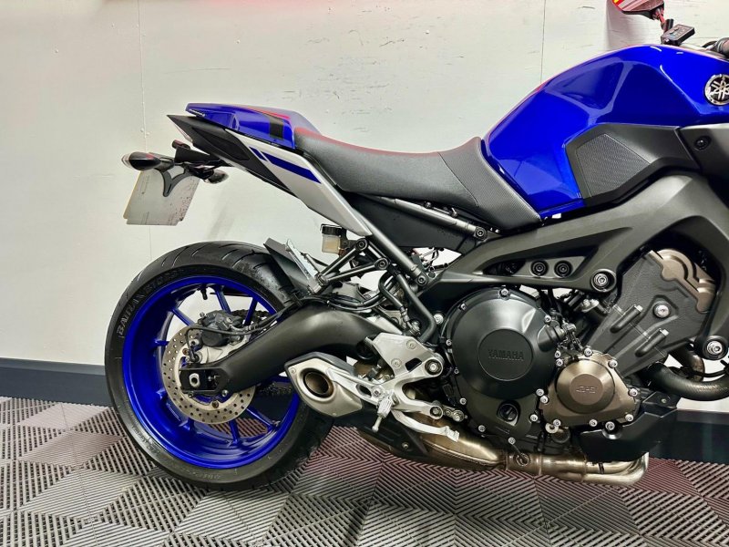 YAMAHA MT-09