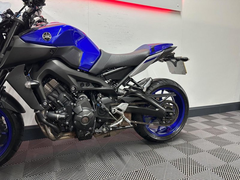 YAMAHA MT-09