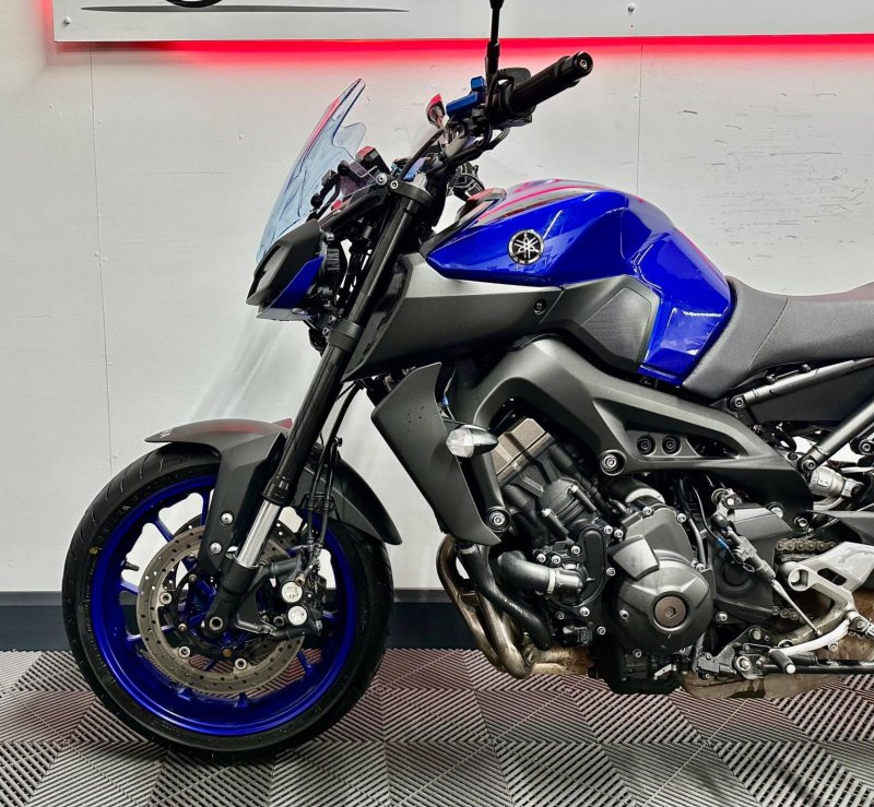 YAMAHA MT-09
