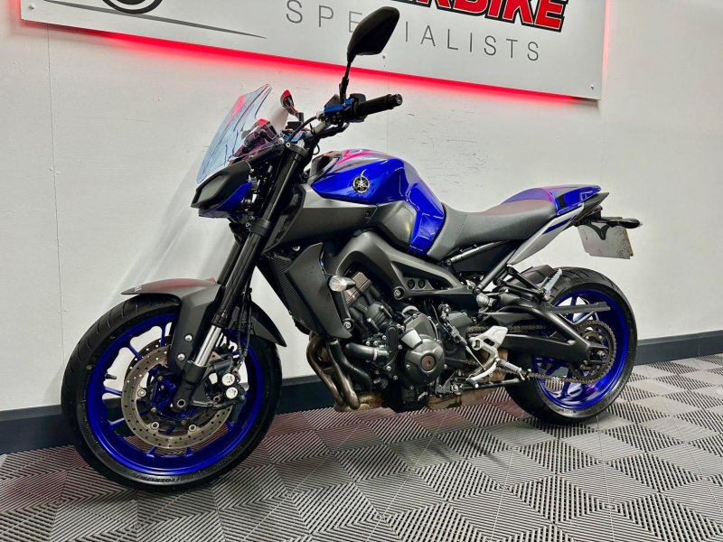 YAMAHA MT-09