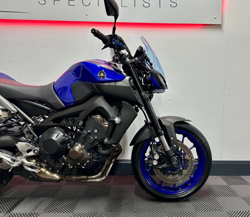 YAMAHA MT-09
