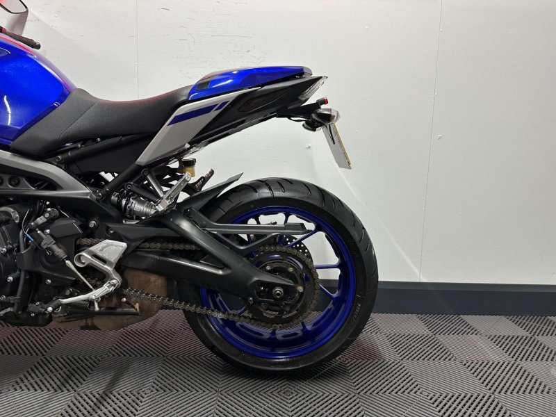 YAMAHA MT-09