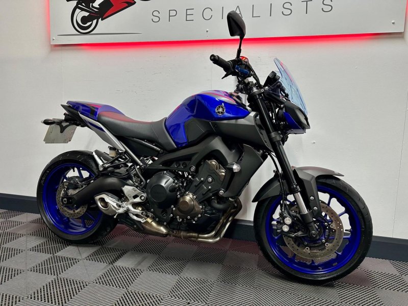YAMAHA MT-09