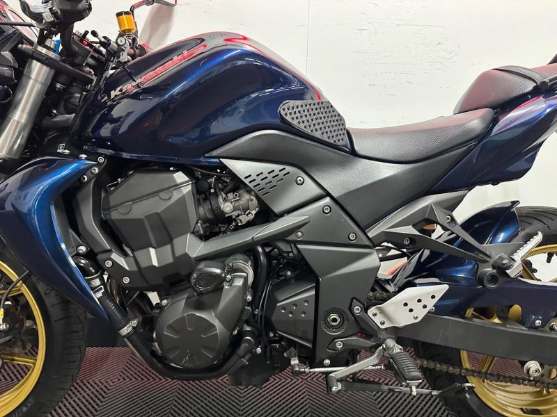 KAWASAKI Z750