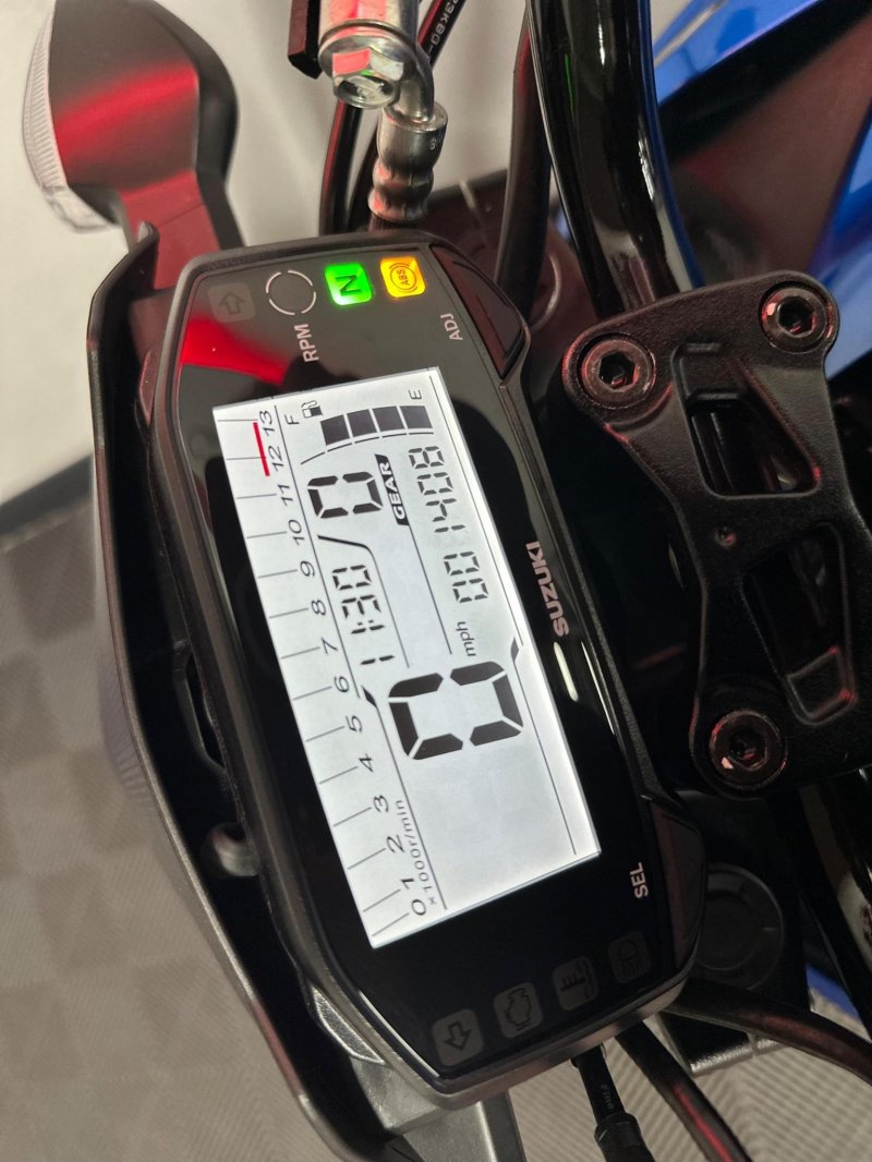 SUZUKI GSX-S125