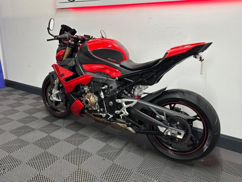 BMW S1000R