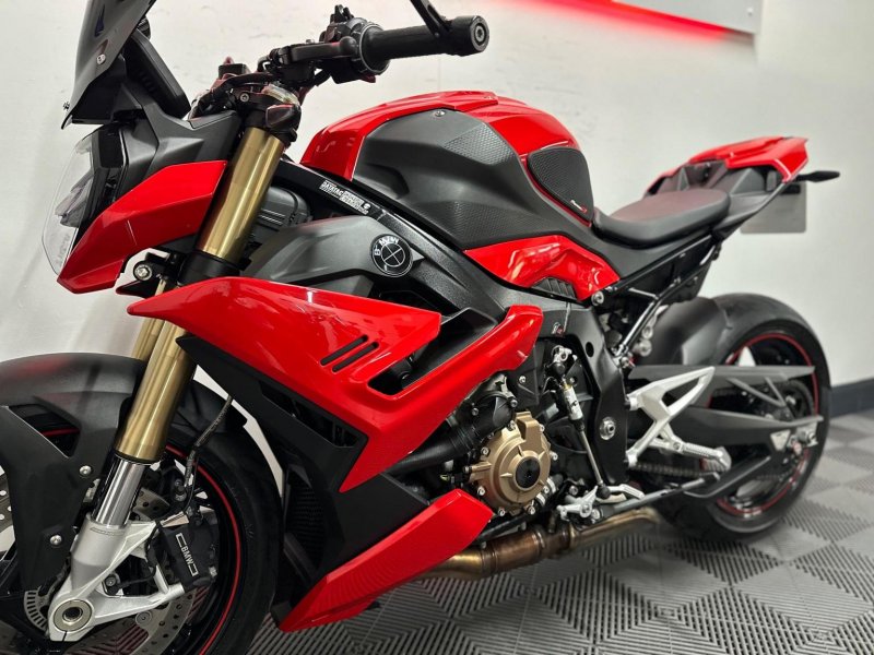 BMW S1000R