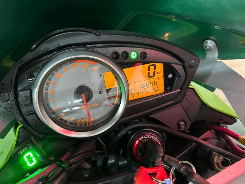 KAWASAKI Z750