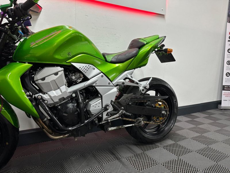 KAWASAKI Z750