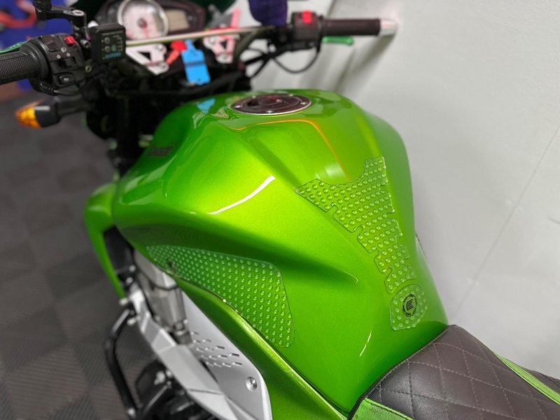 KAWASAKI Z750