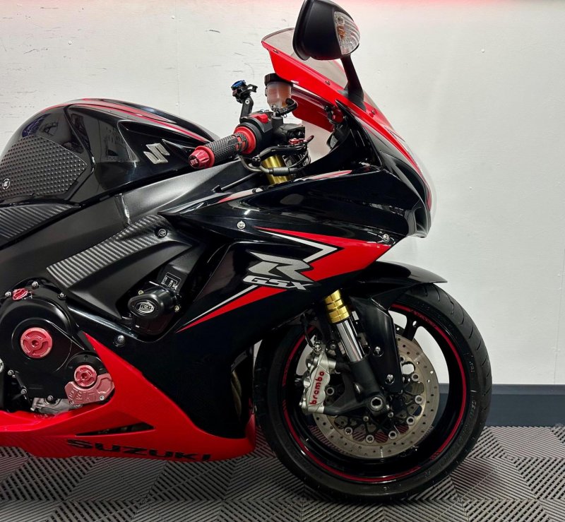 SUZUKI GSXR750