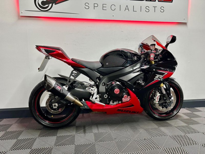 SUZUKI GSXR750