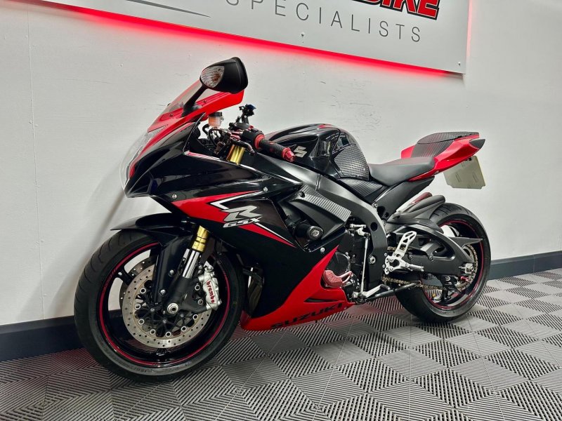 SUZUKI GSXR750
