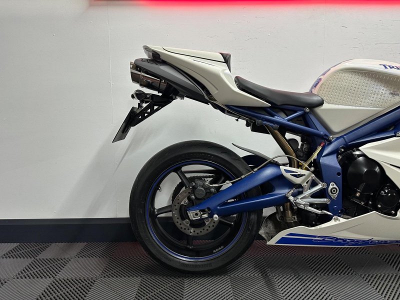 TRIUMPH DAYTONA 675