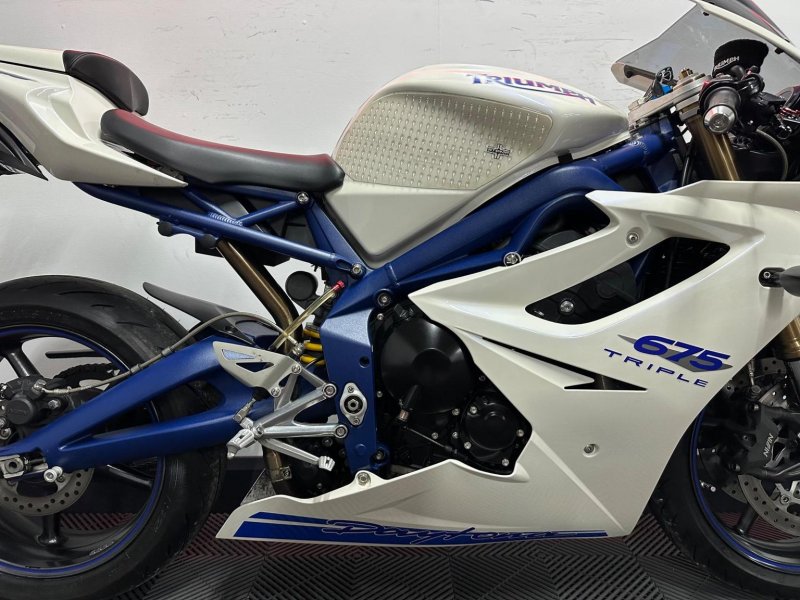 TRIUMPH DAYTONA 675