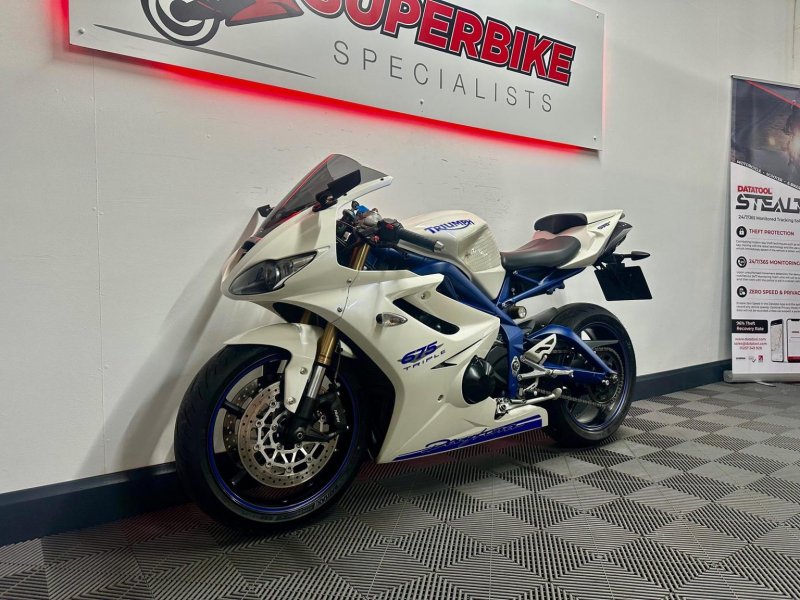 TRIUMPH DAYTONA 675