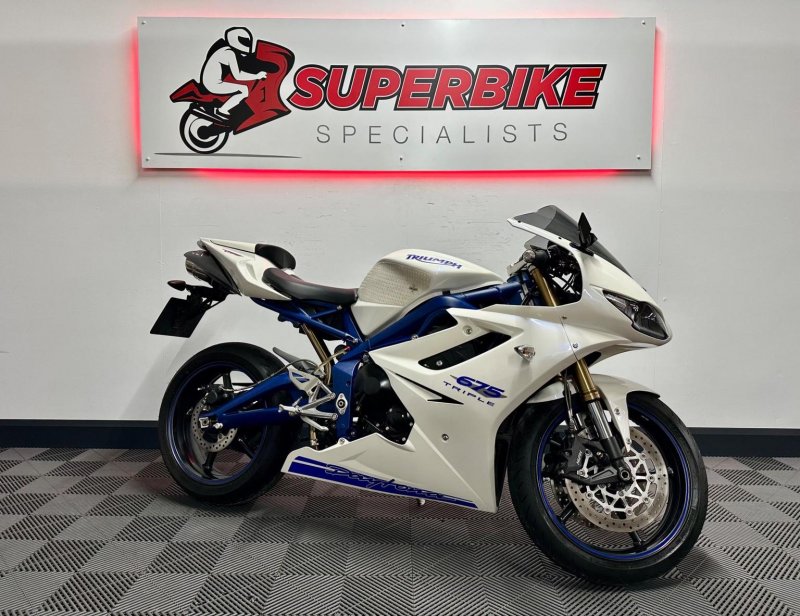TRIUMPH DAYTONA 675