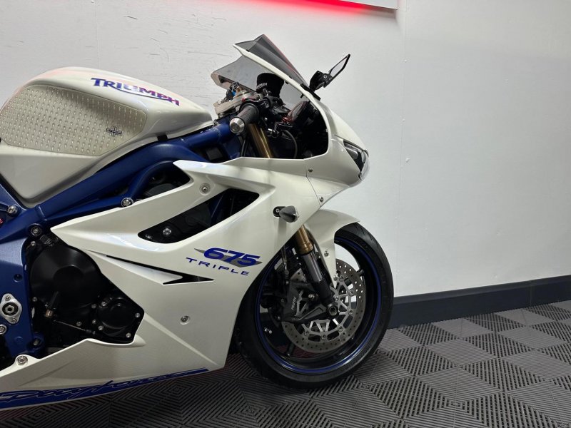TRIUMPH DAYTONA 675