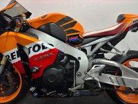 HONDA CBR1000RR Fireblade
