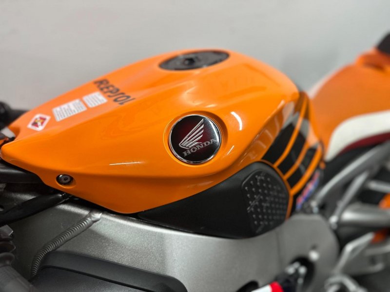 HONDA CBR1000RR Fireblade