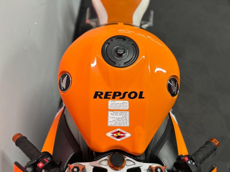 HONDA CBR1000RR Fireblade