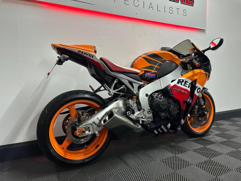 HONDA CBR1000RR Fireblade