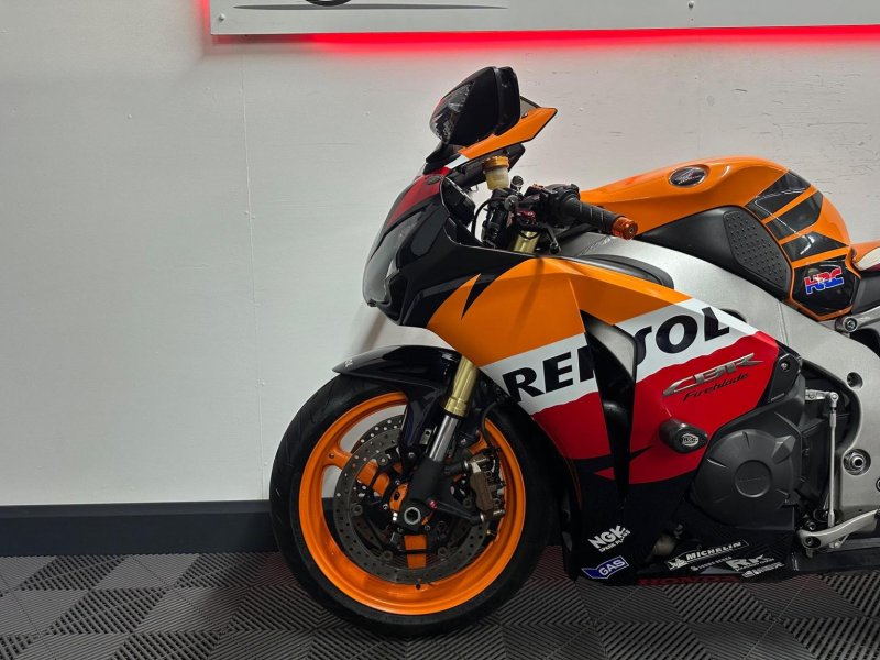 HONDA CBR1000RR Fireblade