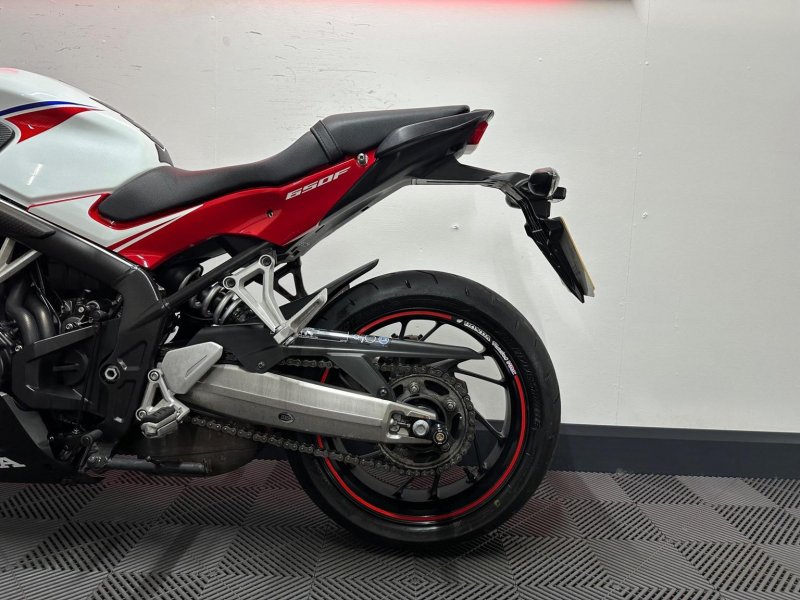 HONDA CBR650F