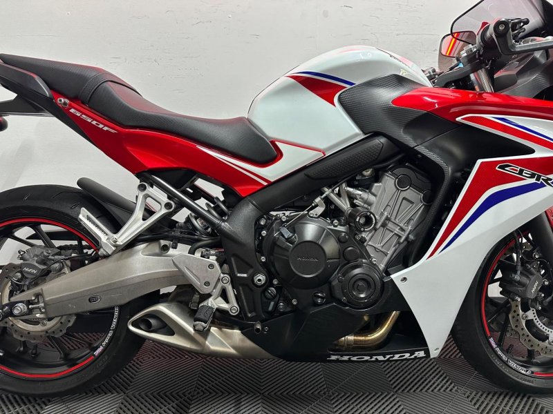 HONDA CBR650F
