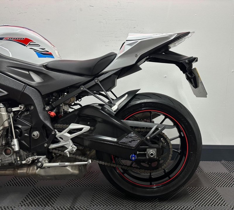 BMW S1000R