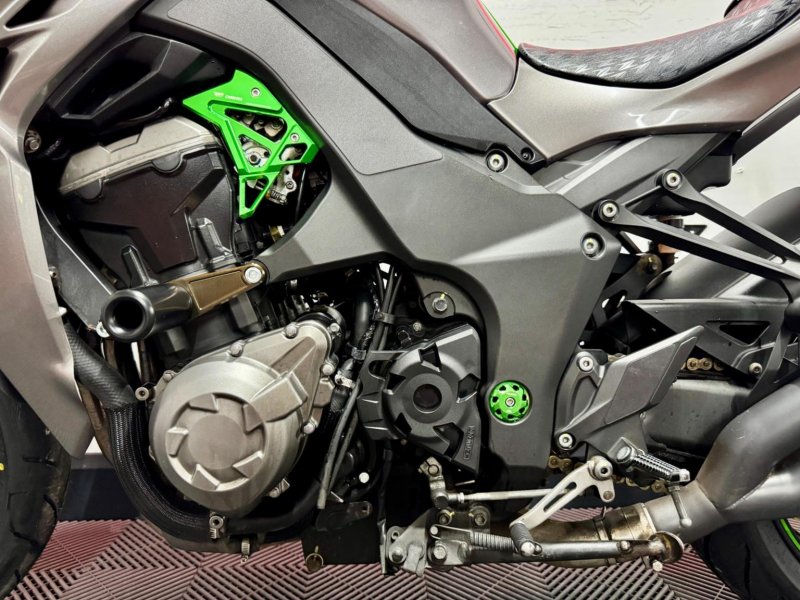 KAWASAKI Z1000