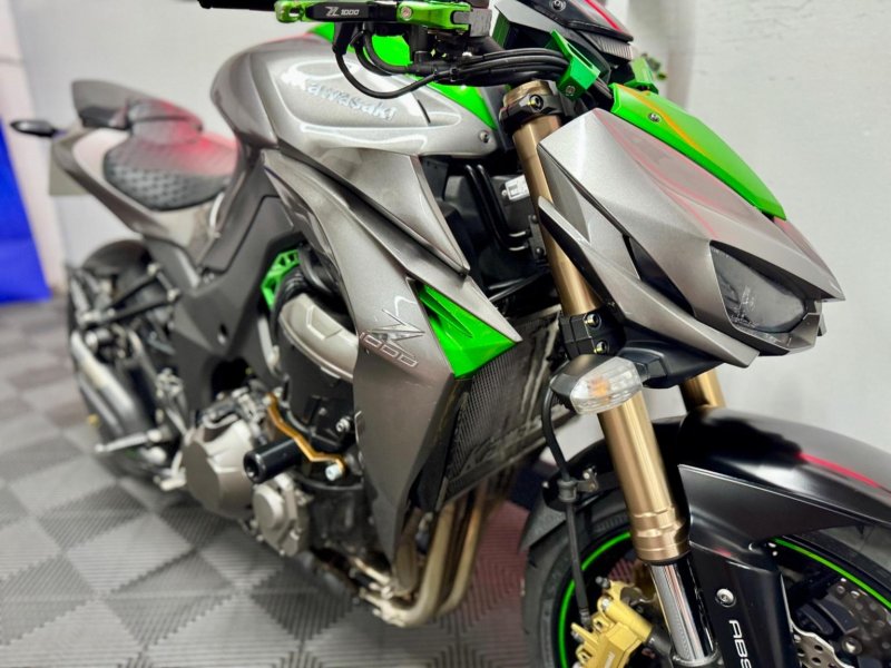 KAWASAKI Z1000