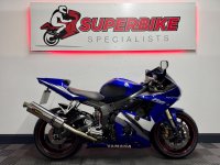 YAMAHA R6