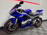 YAMAHA R6