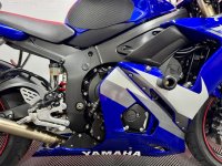 YAMAHA R6