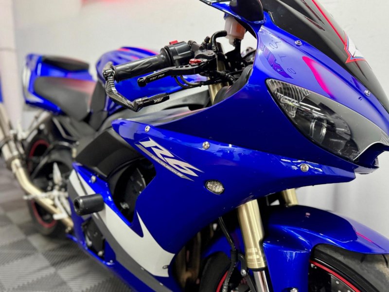 YAMAHA R6