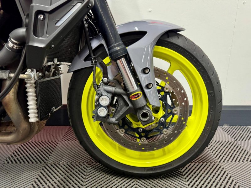 YAMAHA MT-10