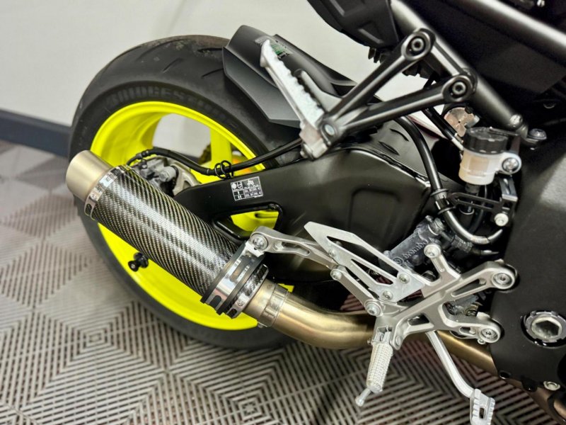 YAMAHA MT-10