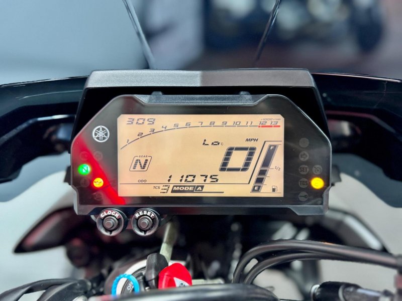 YAMAHA MT-10