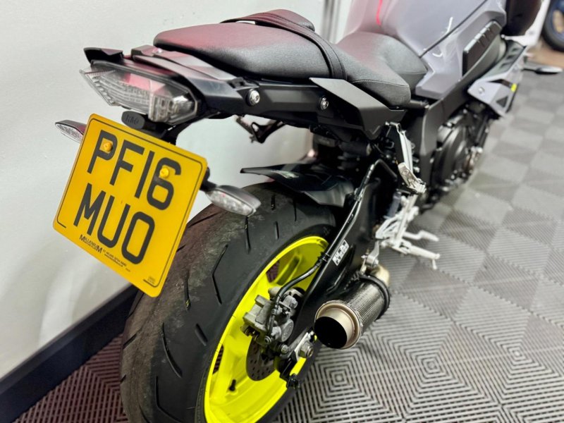 YAMAHA MT-10