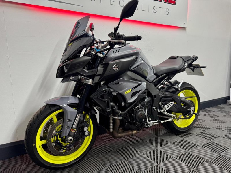 YAMAHA MT-10