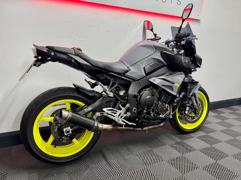 YAMAHA MT-10