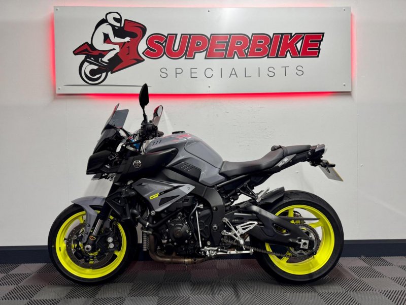 YAMAHA MT-10