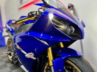 YAMAHA R1