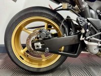YAMAHA R1